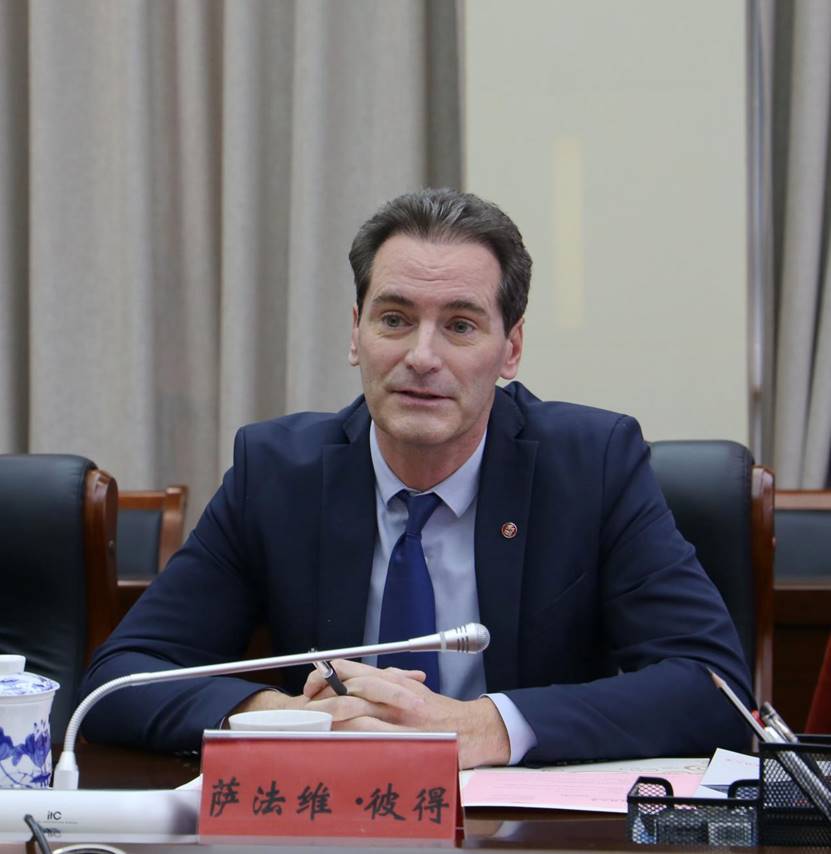 匈牙利人力资源部副国务秘书长Sárfalvi Péter(萨法维·彼得)